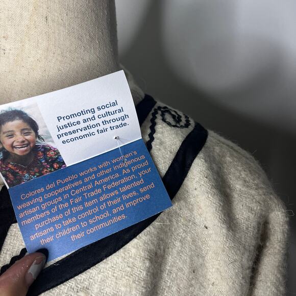 Colores del Pueblo Women's Sweater OS Serape Cloak White Wool Guatemalan Ethnic - Picture 7 of 10